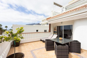 Sunny terrace in the center of Los Gigantes